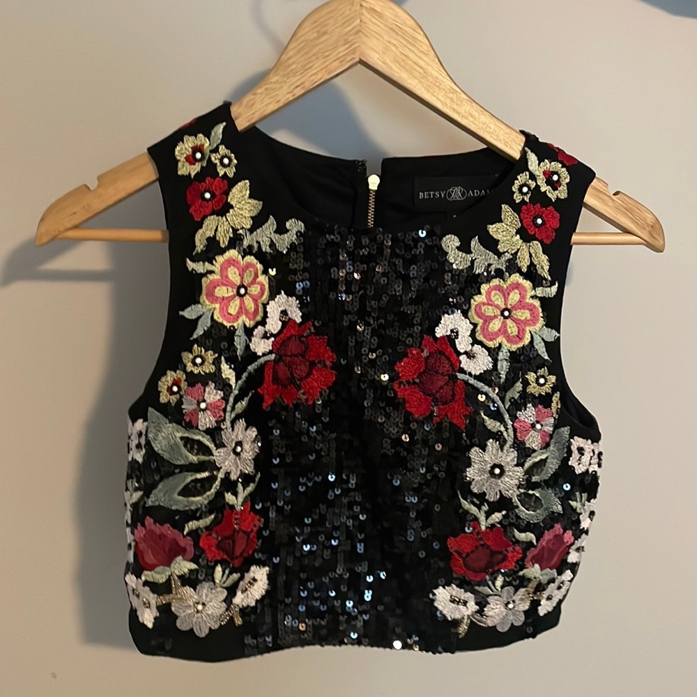 NWT Betsy and Adam Formal Crop Top